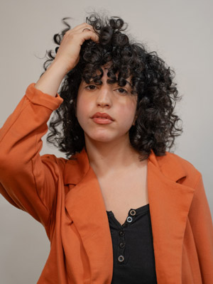 בחורה סטודיו